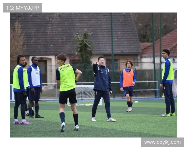 法甲球队的文化特色及球迷互动模式介绍 法甲球队的文化特色及球迷互动模式介绍