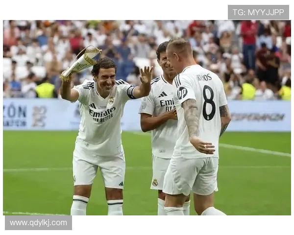 曼联vs皇马最金典欧冠巅峰对决传奇再现之夜热血激荡荣耀记忆录